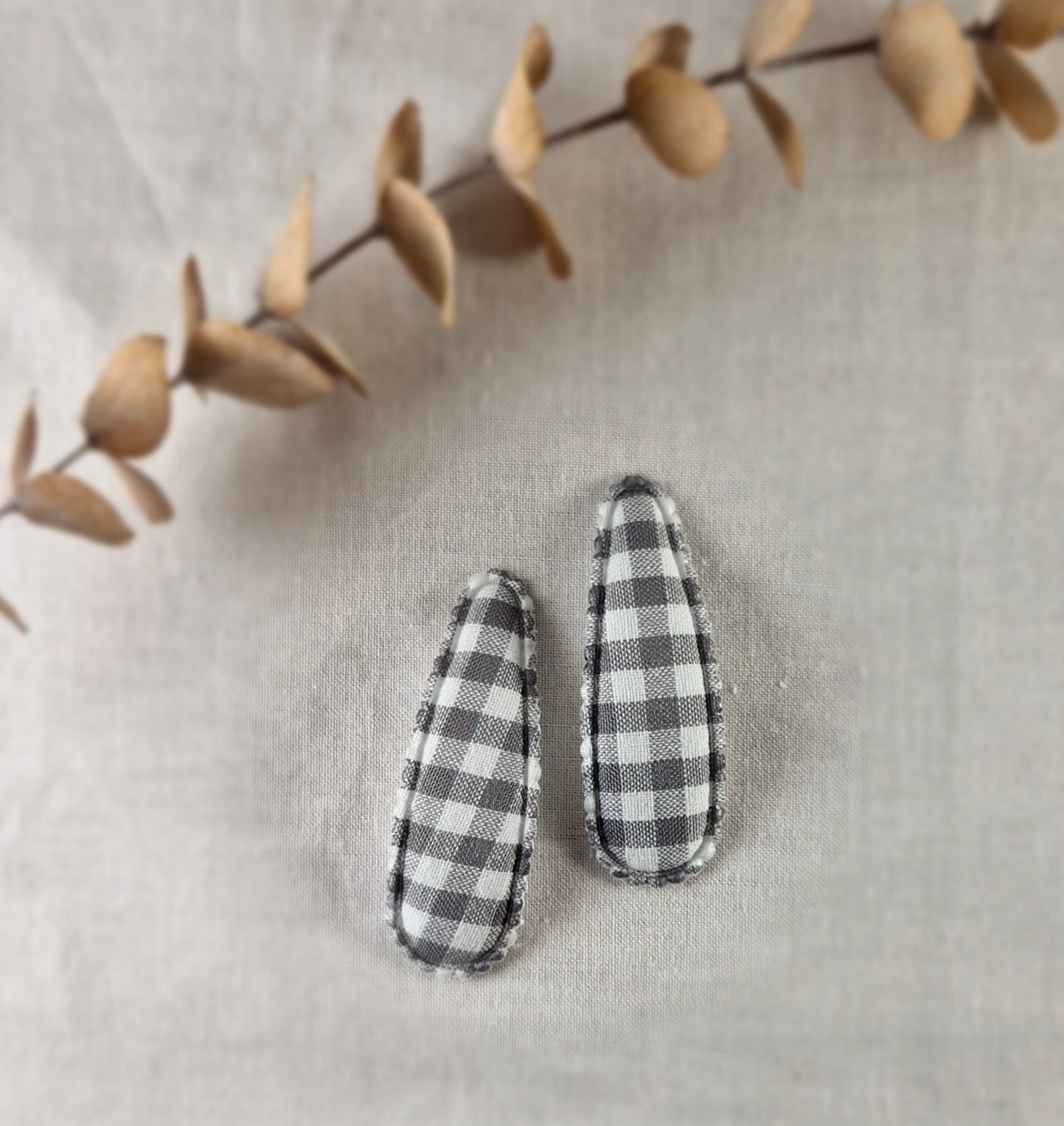 Snap Hair Clip - Padded Triangle - White and Gray Gingham